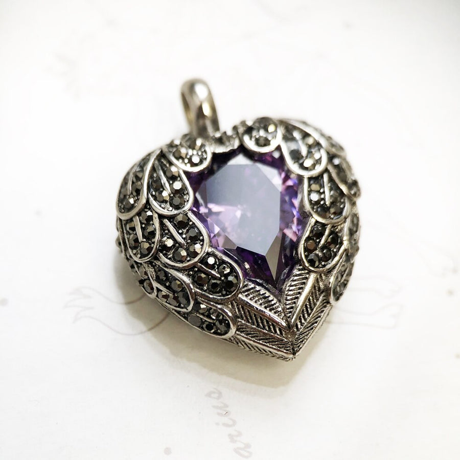 silver-heart-pendant-necklace